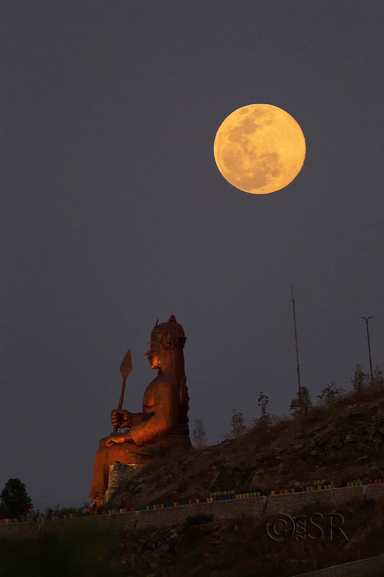 _J2A0231-moonrise