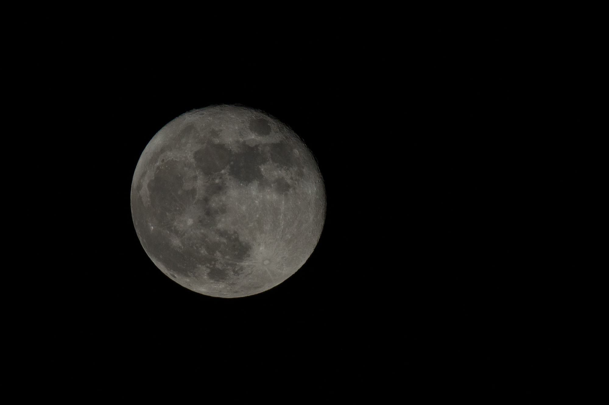 TJ2A5784-moon
